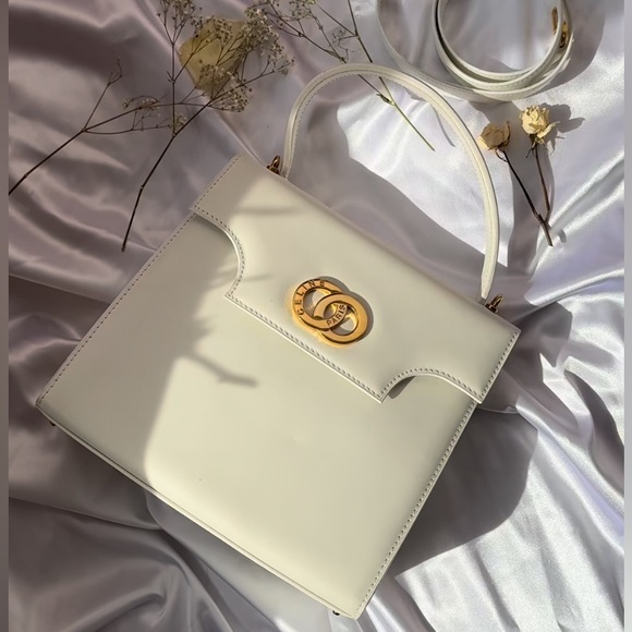 VINTAGE WHITE CELINE BAG AUTHENTIC WHITE/GOLD INTERLOCKING O TOP HANDLE BAG - Picture 1 of 10